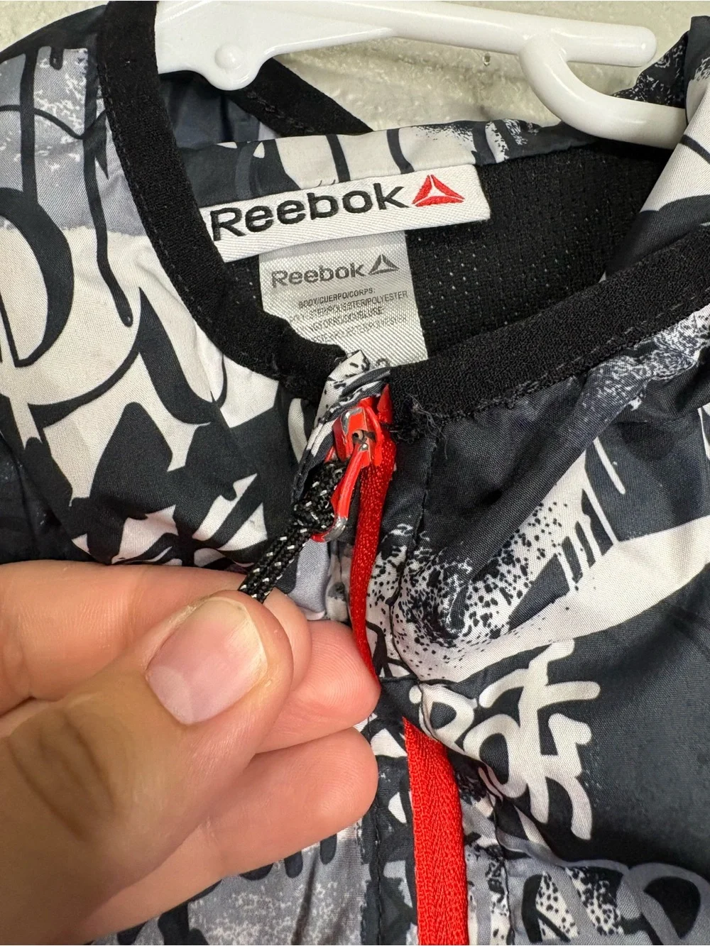 Reebok Boys 10/12 Graffiti Print Windbreaker Jacket Black White Red GUC